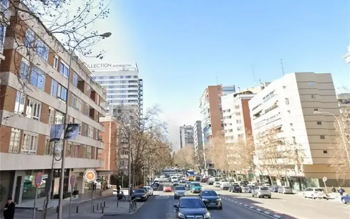 Piso en  Avenida de Alberto de Alcocer 11 - Foto 1