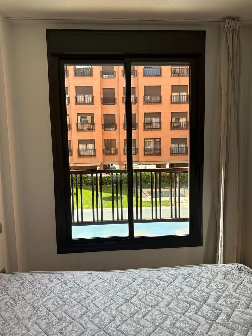 Piso en venta en Calle de Belfast, 13 - Foto 2