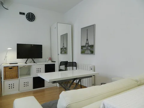 Estudio en calle de Santa Isabel, 25 - Foto 1