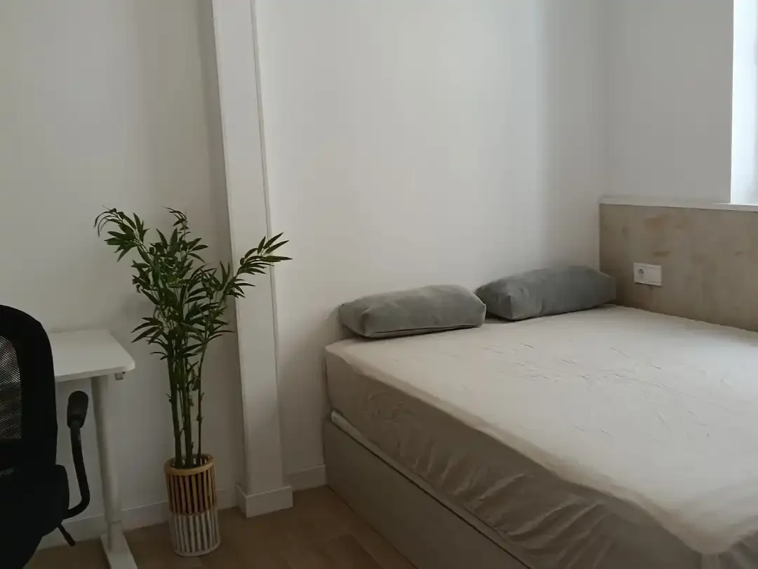 Apartamento en  Calle de Doña Berenguela 18 - Foto 5