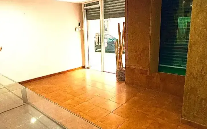 Local comercial en  Carrer del Doctor Giné i Partagàs 24 - Foto 3