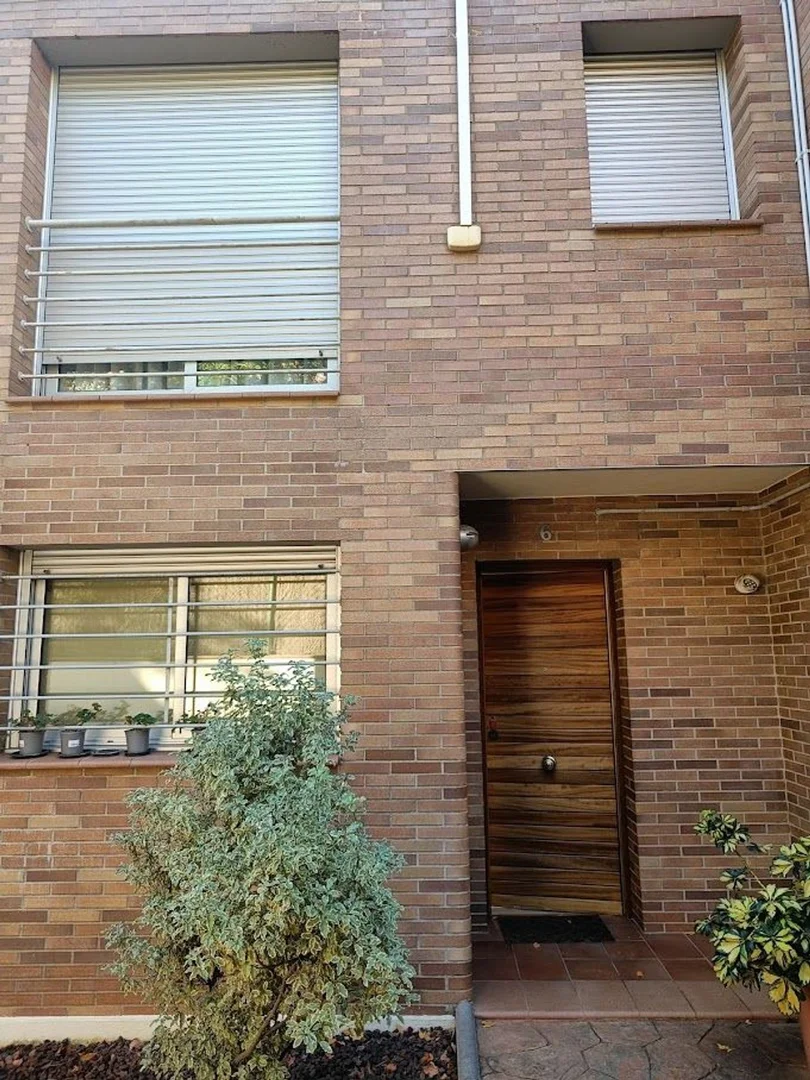 Chalet adosado en Barrio Sant Genís Dels Agudells - Montbau - Foto 4