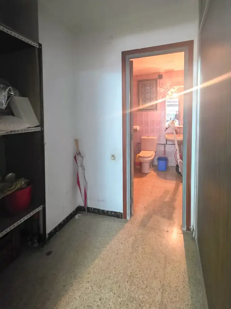 Local comercial en  Carrer de Josep Estivill 33 - Foto 5
