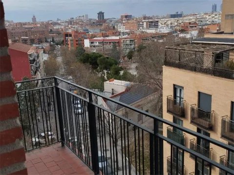 Piso en  Avenida de Daroca 44 - Foto 1