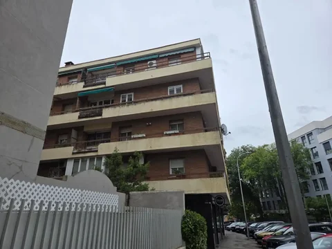Piso en  Calle de la Drácena 15 - Foto 4