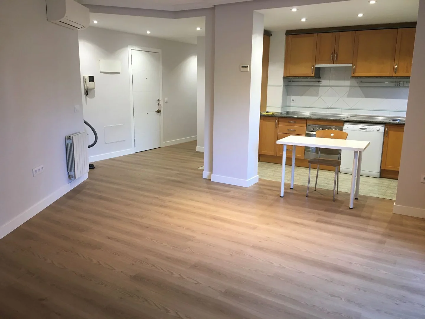 Piso en calle de San Romualdo, 32 - Foto 1