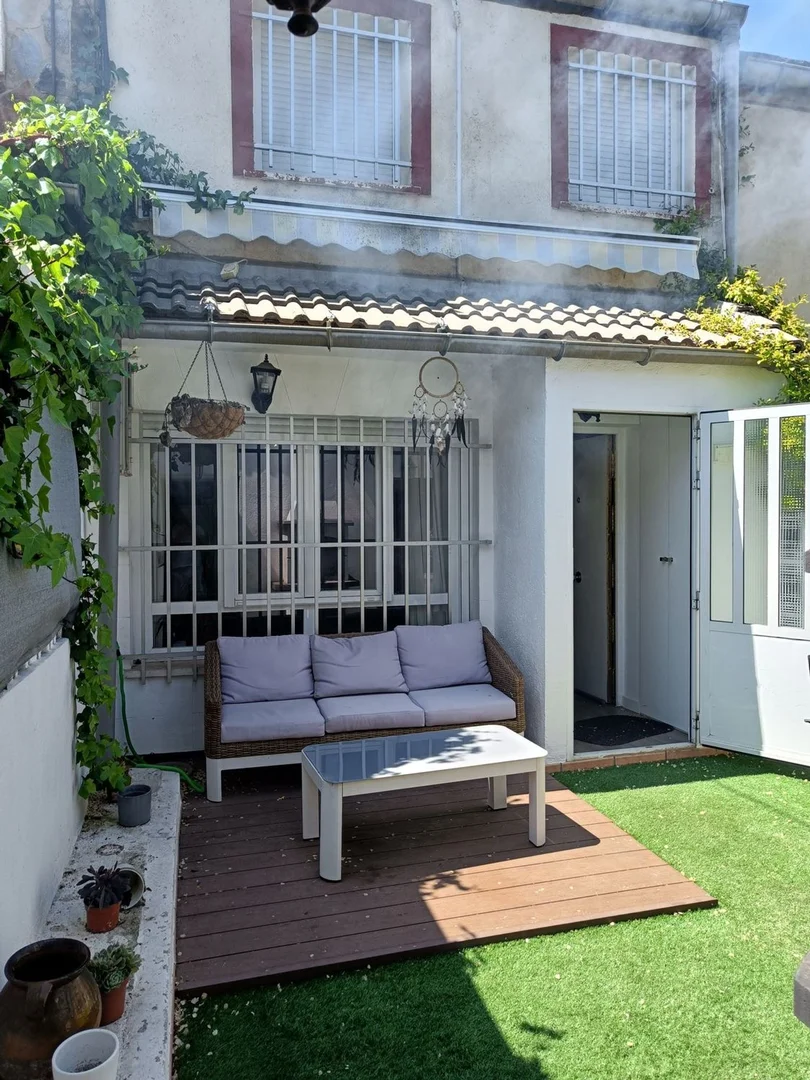 Chalet pareado en calle de Sabadell, 52