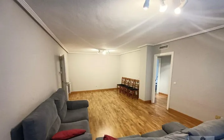 Piso en Calle Trópico, Casco Histórico de Barajas - Foto 1