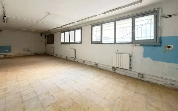 Local comercial en  Calle AGUDELLS 81 - Foto 4