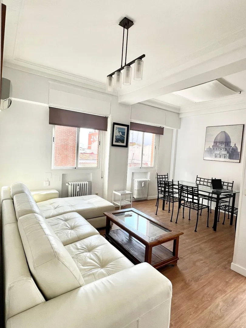 Piso en calle Dulcinea, 61 - Foto 1