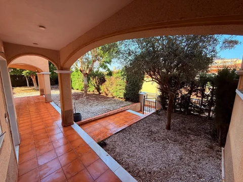 Chalet pareado en Calle Río Esla s/n - Foto 2
