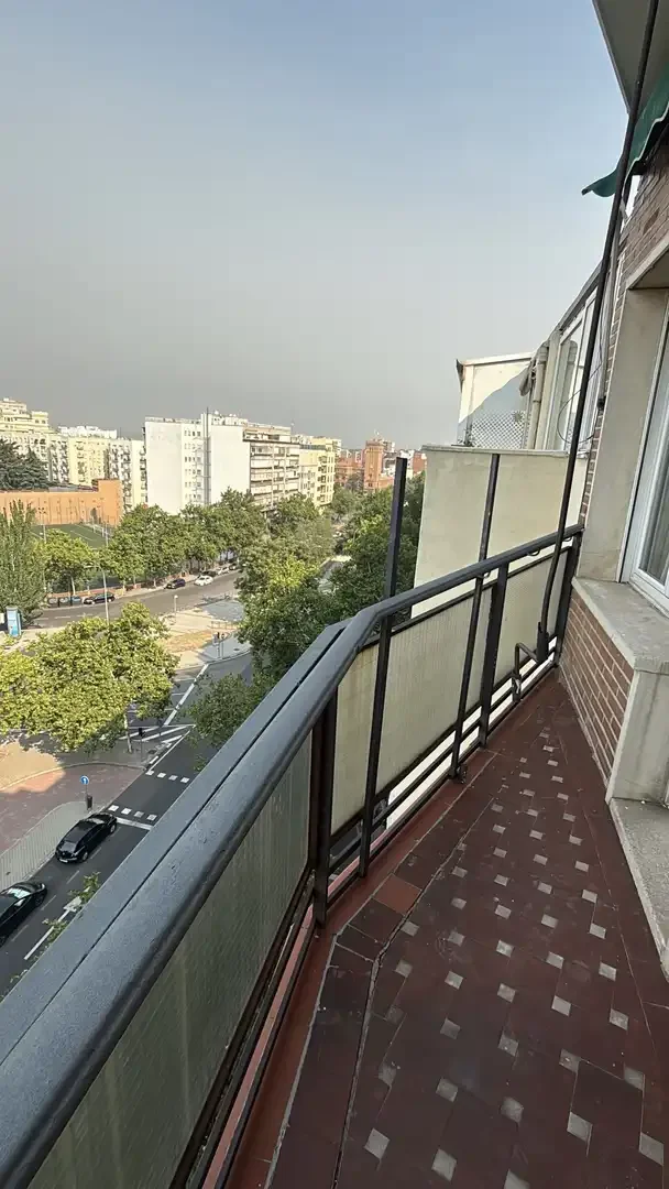 Piso en  Avenida de Pablo Iglesias 18 - Foto 2