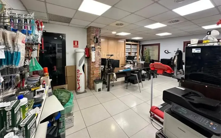 Local comercial en  Carrer C 3 - Foto 10