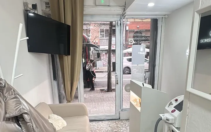 Centro estético en traspaso en Calle de Mallorca, 565 - Foto 4