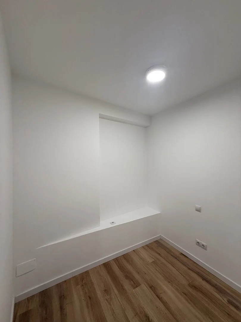 Estudio en calle de Valencia, 13 - Foto 8