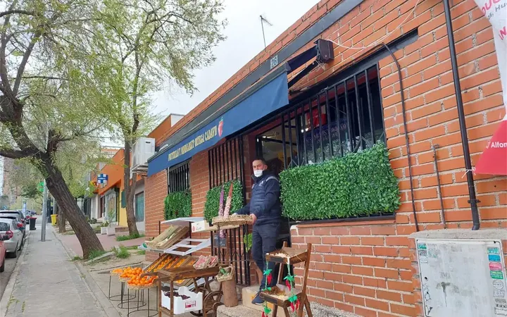 Local comercial en  Calle de Alfonso Rodríguez Castelao 26 - Foto 3