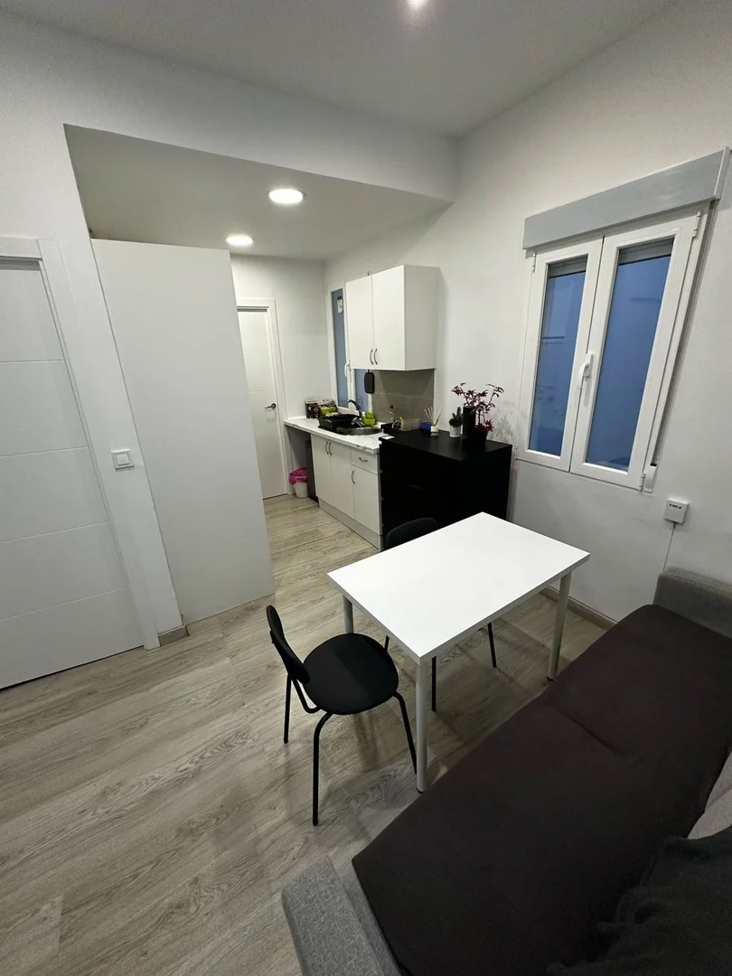 Piso en calle de Medellín, 9 - Foto 1