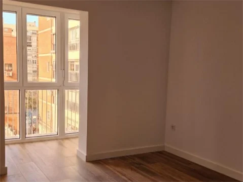 Piso en  Plaza de Redondela 12 - Foto 2