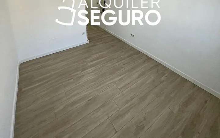 Piso en Calle de Navas del Rey, Puerta del Ángel - Foto 2