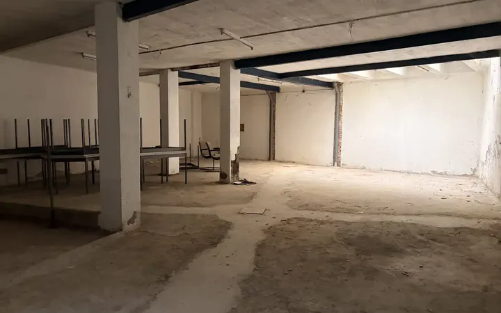 Local comercial en  Calle Velilla 4 - Foto 11