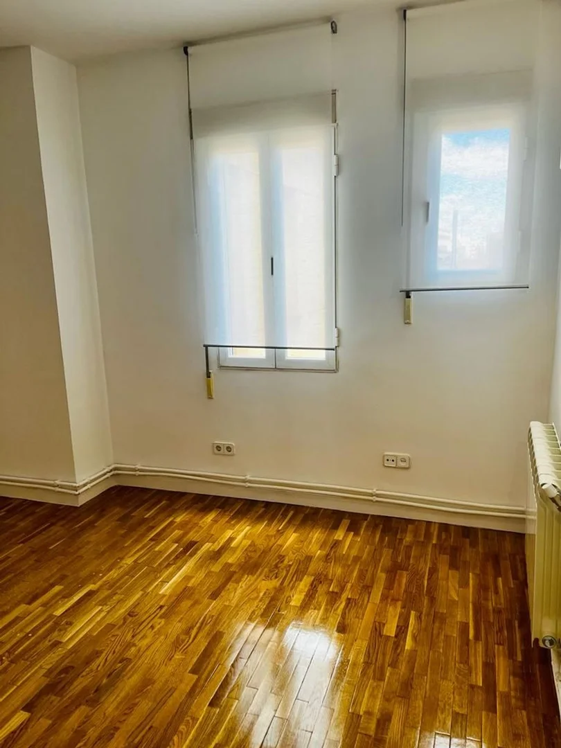 Piso en calle de Eugenia de Montijo, 51 - Foto 4