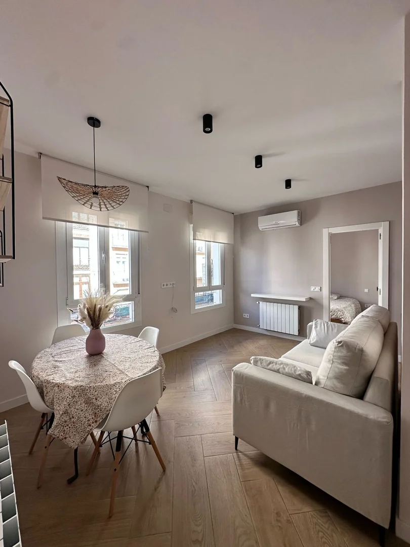 Piso en calle de Fernández de los Ríos, 63