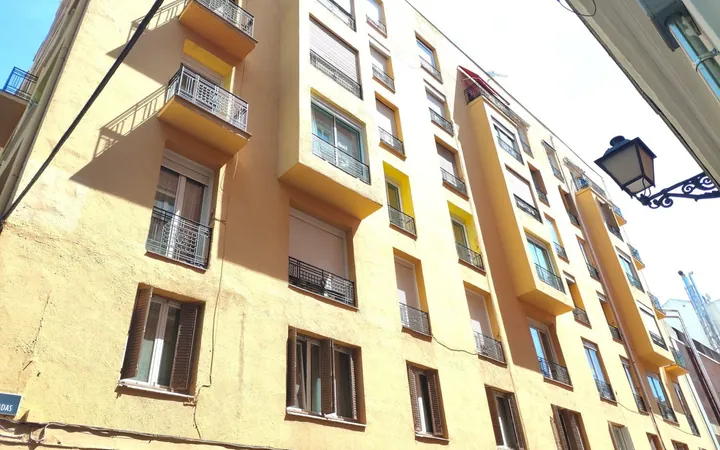 Piso en Calle de Guzmán el Bueno, 40 - Foto 1