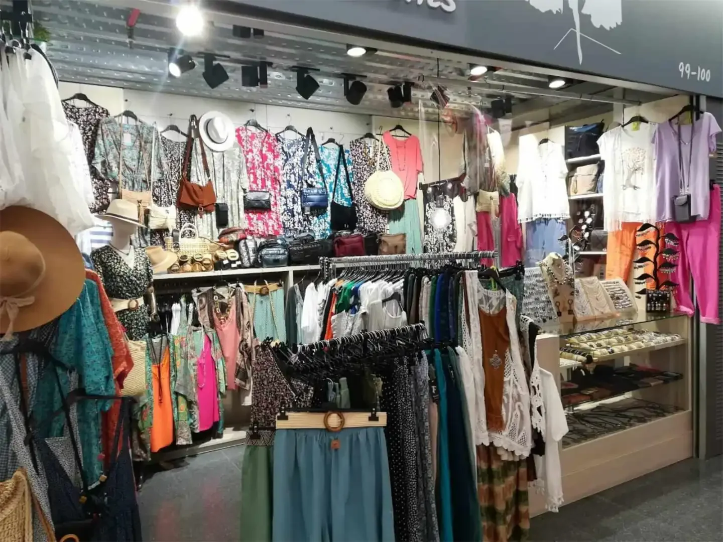 Local comercial en  Carrer del Comte d'Urgell 1 - Foto 4
