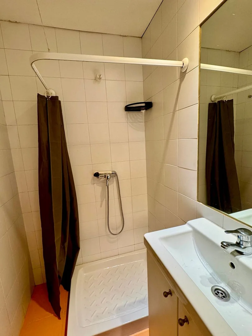 Estudio en calle de Cardenal Mendoza, 27 - Foto 3