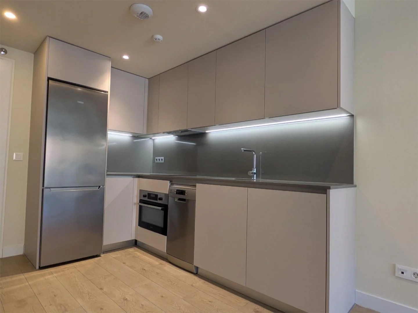 Piso en calle Calle de Embajadores 107 - Foto 4