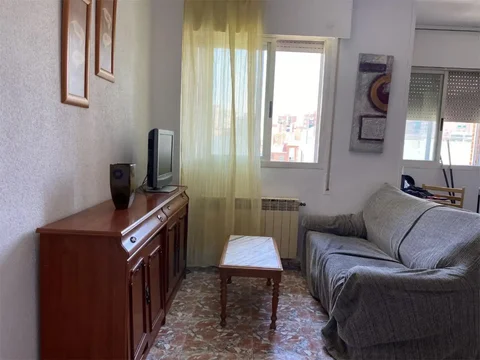 Estudio en  Calle Ramón Crespo 29 - Foto 1