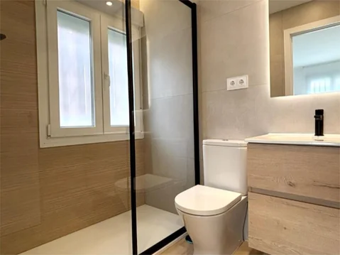 Piso en  Calle de San Leopoldo 10 - Foto 6