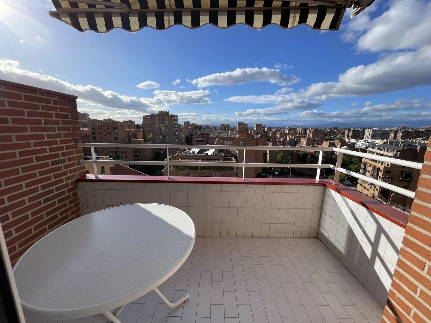 Piso en Valdezarza, Madrid - Foto 1