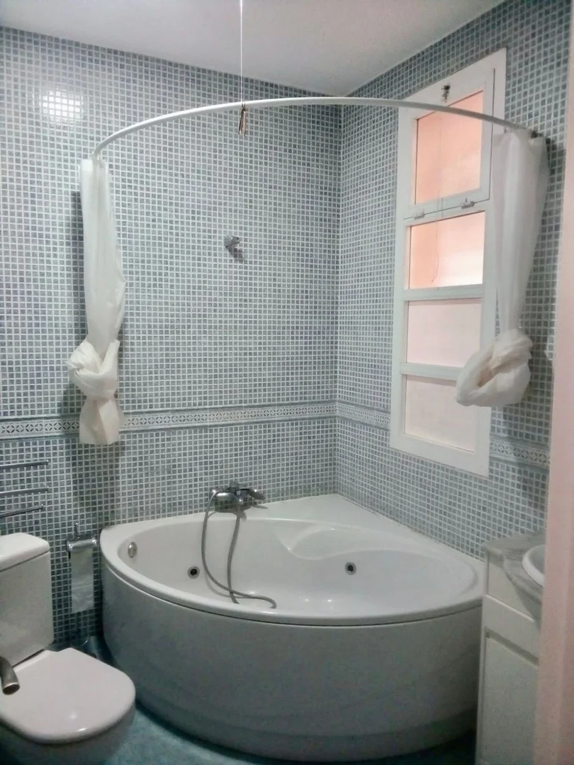 Estudio en calle de Embajadores, 26 - Foto 1