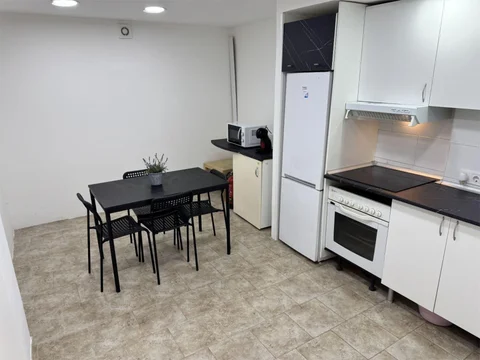 Piso en  Calle de José Arcones Gil 82 - Foto 4