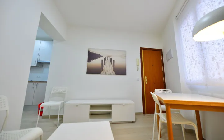Piso en Adelfas - Foto 4
