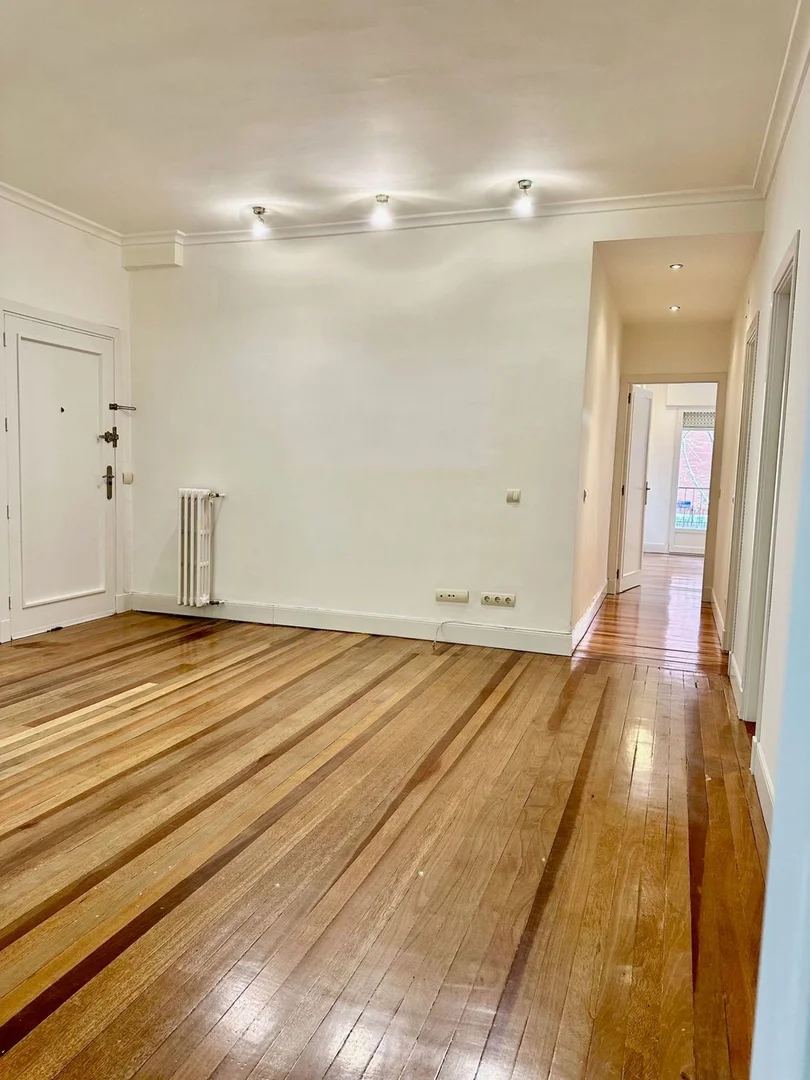 Piso en calle de Santiago Bernabéu, 6