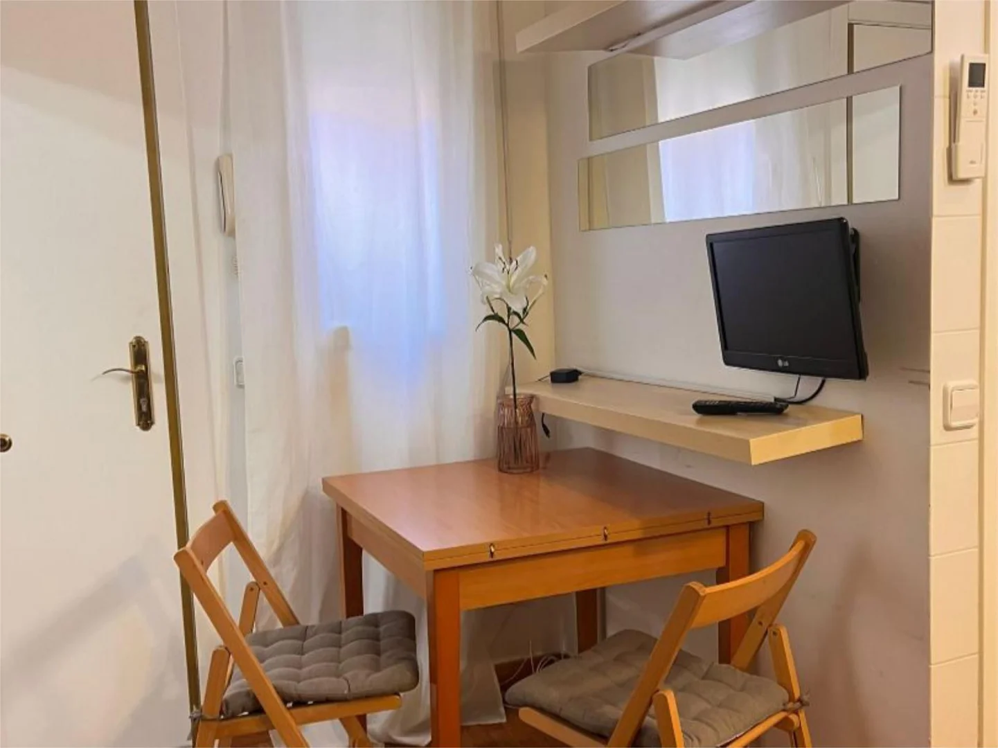 Piso en  Calle del Acuerdo 9 - Foto 4