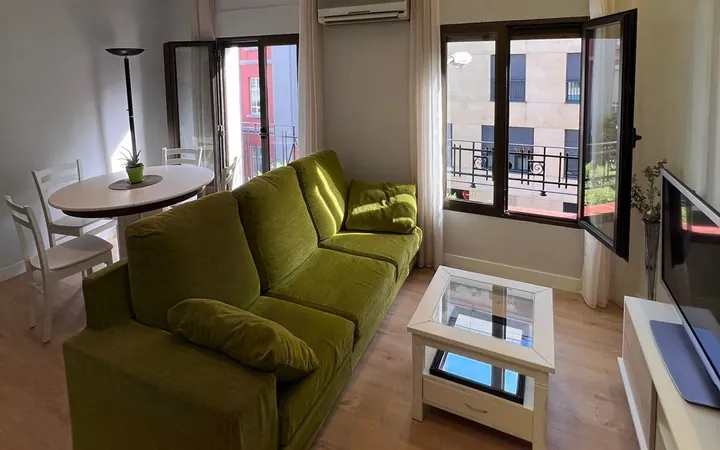 Piso en Adelfas - Foto 4