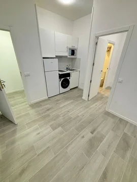 Piso en Calle de Carabelos, San Fermín - Foto 1
