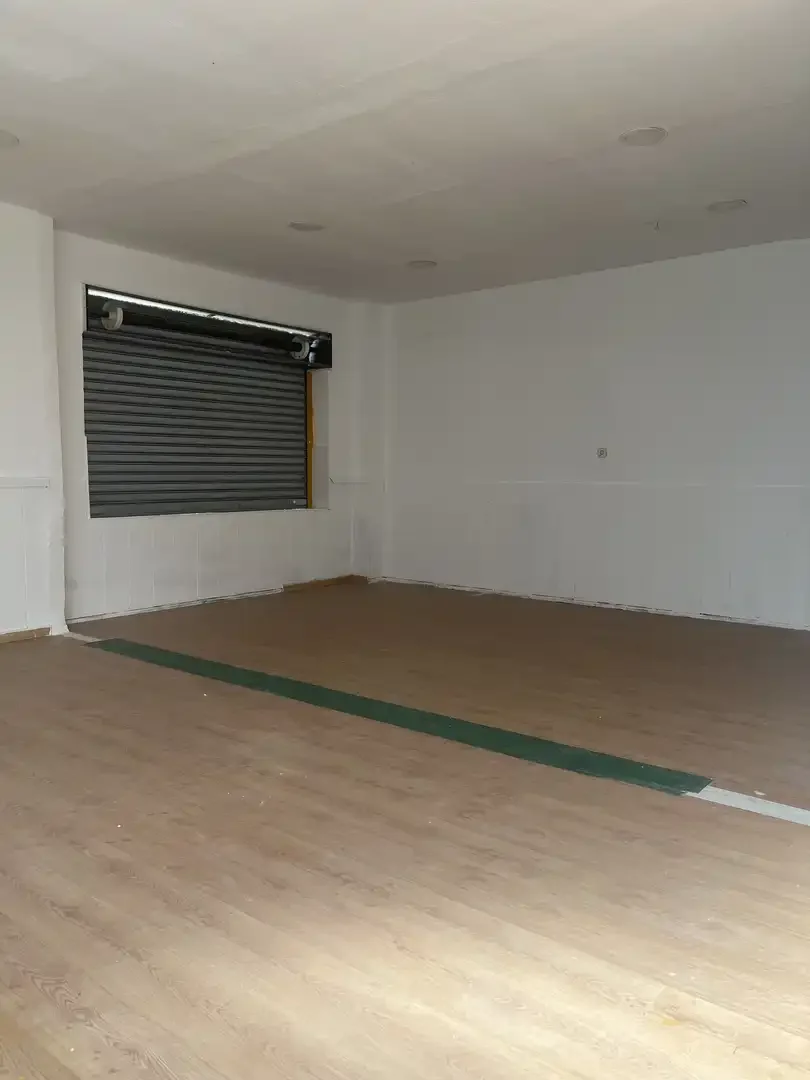 Local comercial en  Avenida de Santa Eugenia 21 - Foto 4