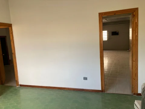 Edificio de uso mixto en Simancas - Foto 14