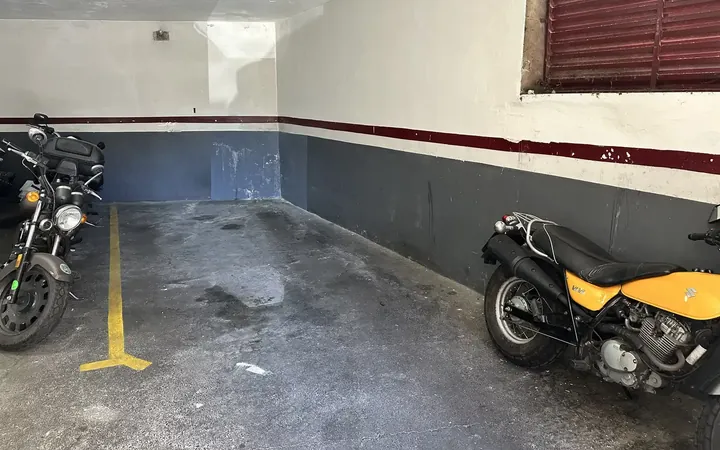 Garaje en  Carrer de Vidal i Guasch 47 - Foto 3