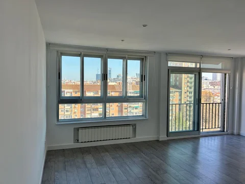 Piso en avenida del General Perón, 6 - Foto 1