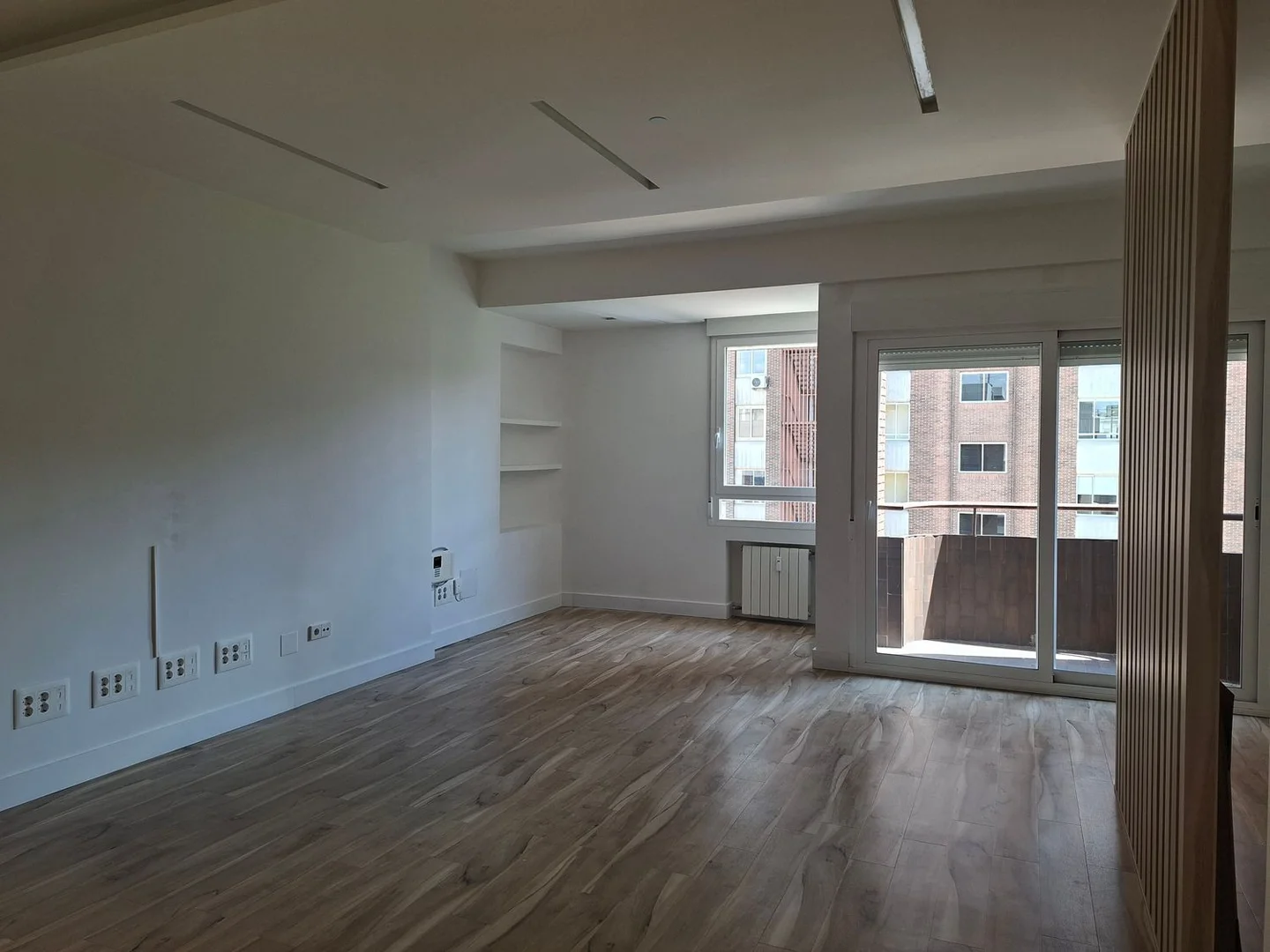 Estudio en calle de Orense, 46 - Foto 2