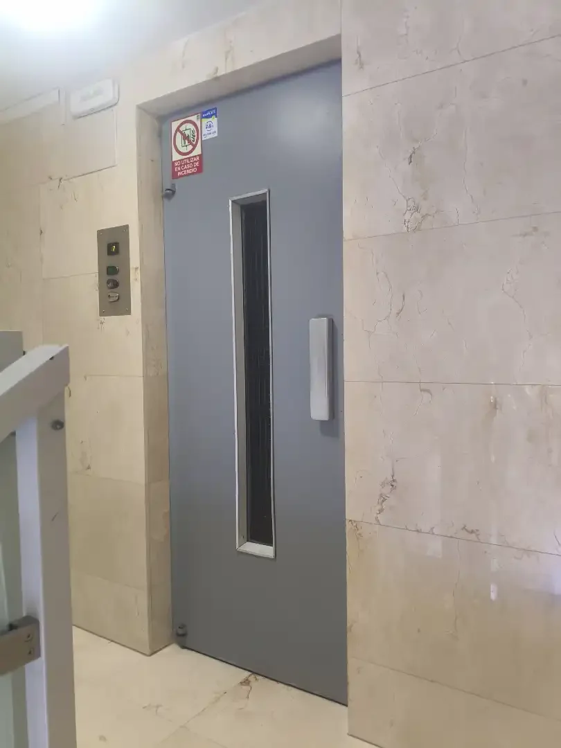 Piso en  Calle de Ángel Luis de la Herrán 1 - Foto 3