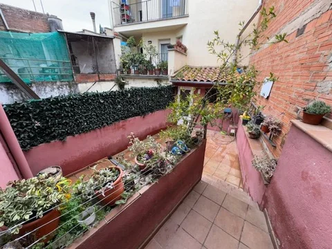Chalet adosado en Calle de la Indústria, 9 - Foto 1