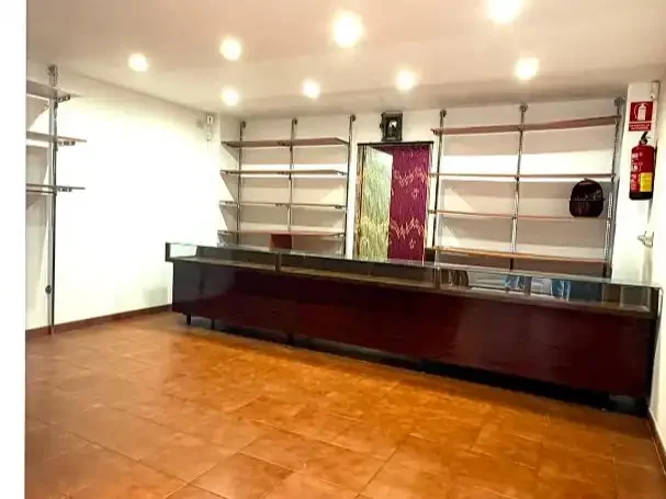 Local comercial en  Carrer del Doctor Giné i Partagàs 24 - Foto 8