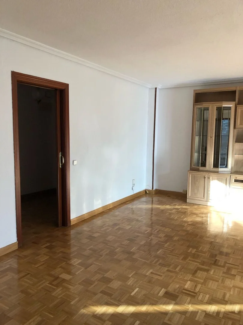 Alquiler de piso en Calle de la Marroquina, 2 - Foto 2