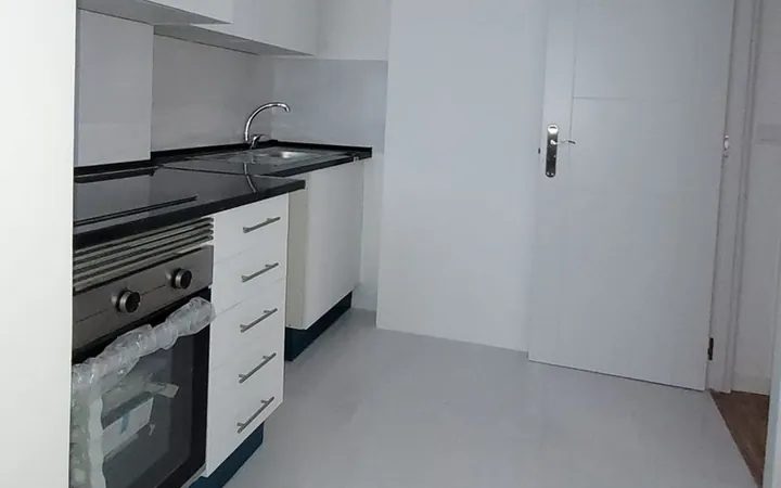 Piso en Calle Leonor Góngora, Los Rosales - Foto 1